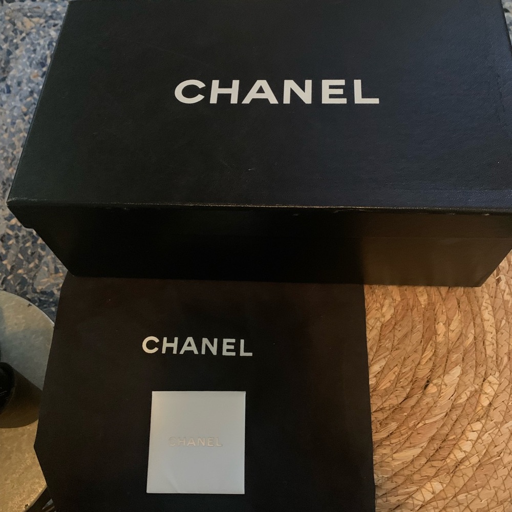 Chanel Interlocking CC - Picture 10 of 13